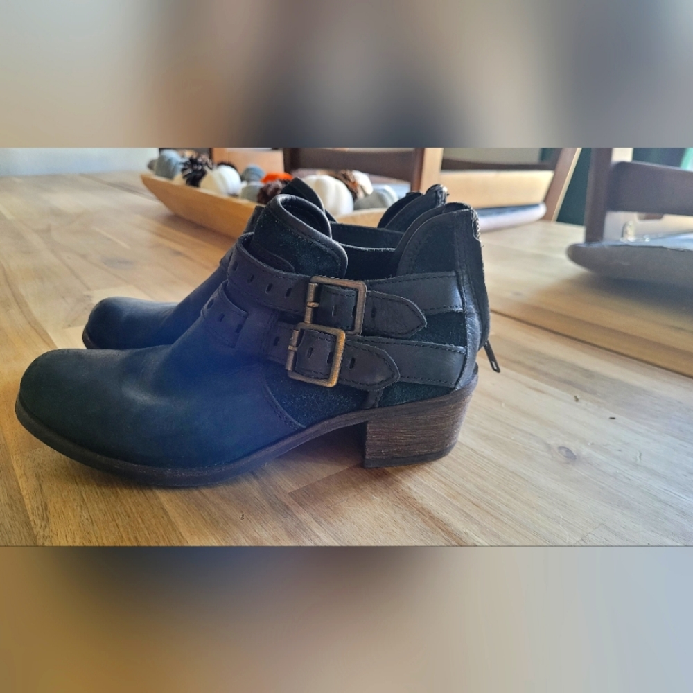 UGG ankle boots